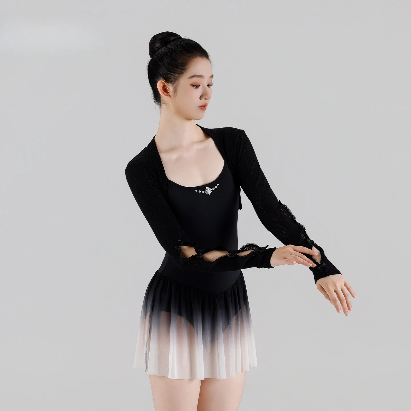 

Ballet Leotard Attach Black and White Gradient Skirt Gymnastics Clothes Practice Costume Art Exam Physical Training Bodysuit