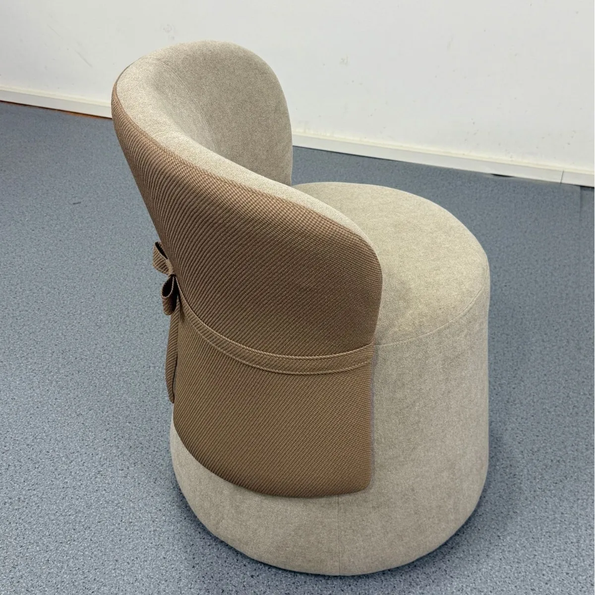 Makeup Chair Modern Simple Rotatable Dressing Chair Living Room Fabric Small Sofa Hotel Homestay Leisure Chair