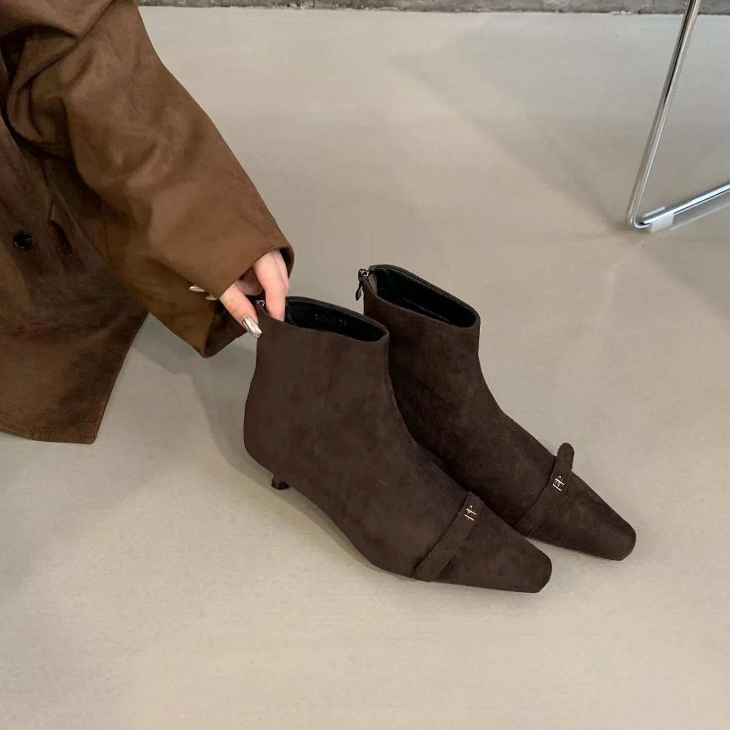 

Woman Boots High Heels Frosted Leather Black Colour Pointed Toe Fine Heels Stretch Boots Women 6 8cm Stiletto High Heels