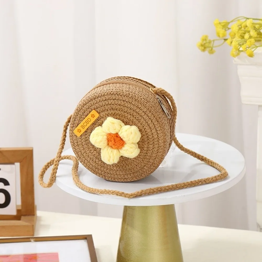 حقيبة يد إبداعية مصنوعة يدويًا للأطفال من القش على شكل زهرة حقيبة كروس منسوجة للأطفال البنات