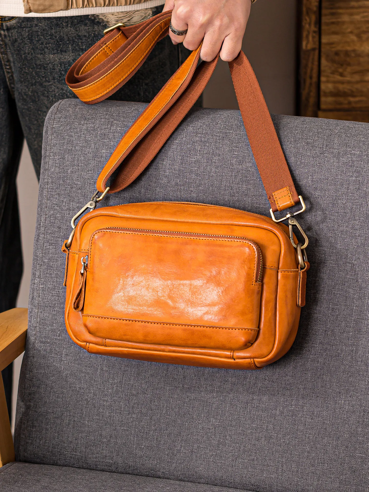 Simple vintage handmade vegetable tanned cowhide men's shoulder bag outdoor travel luxury genuine leather teens crossbody bag