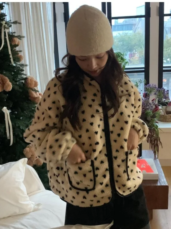 เสื้อโค้ทผ้าฝ้ายลายจุดรูปหัวใจสำหรับผู้หญิง สไตล์ชิค ลุคสบายๆ  รุ่นใหม่ล่าสุดสำหรับฤดูหนาว เนื้อผ้านุ่ม อุ่นสบาย