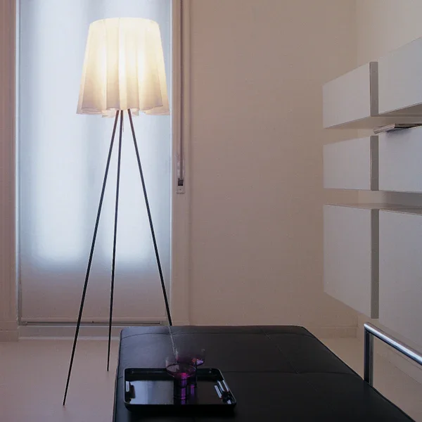 

Креативный тканевый торшер для гостиной, столовой, украшение, металлическая лампа