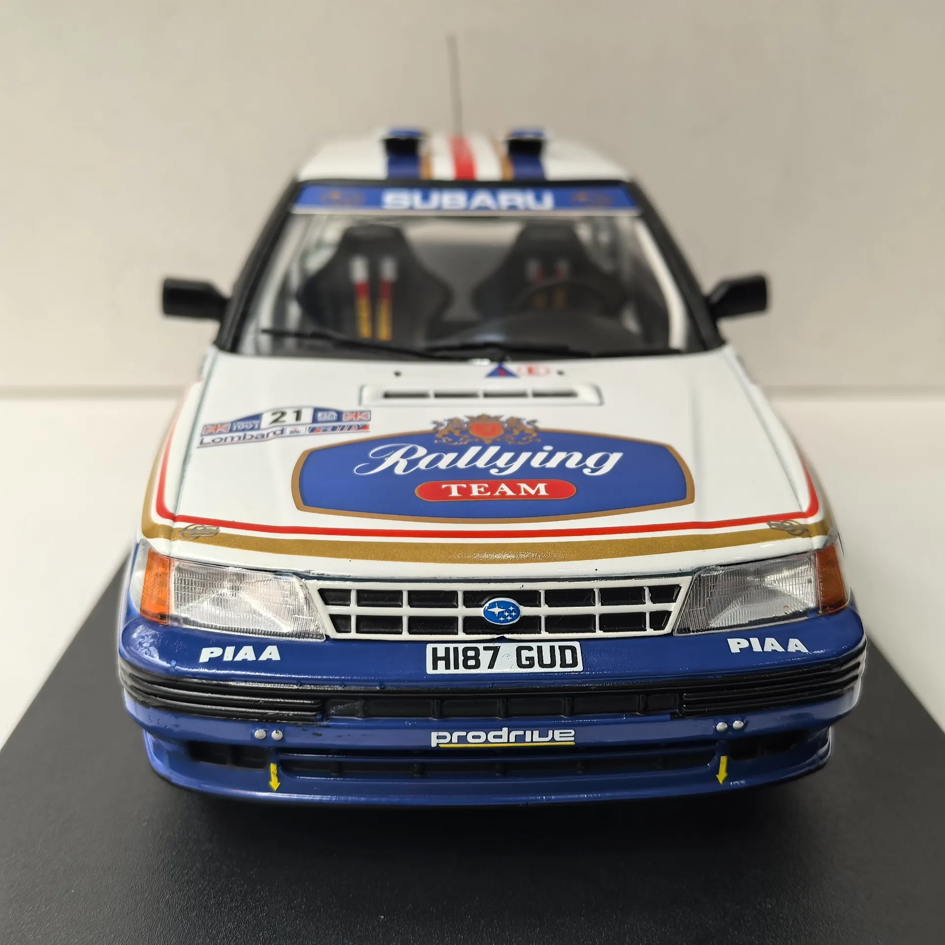 IXO 1:18 مقياس سوبارو RS # 21 1991 نموذج سيارة مصنوع من خليط معدني لعبة دييكاست الحلي ألعاب تذكارية قابلة للجمع #3