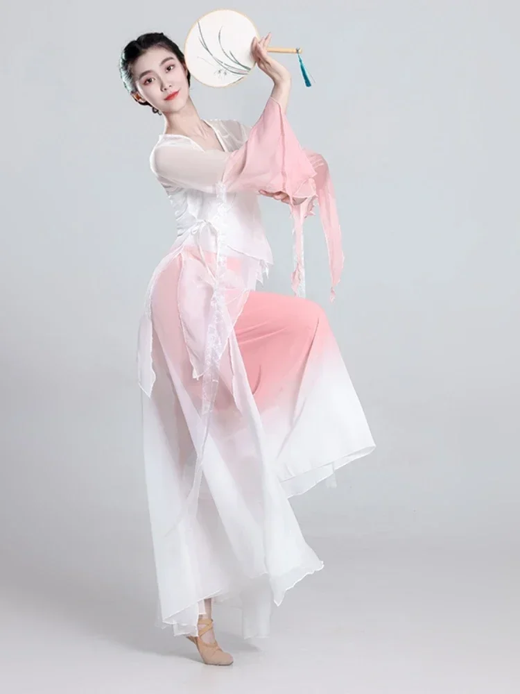 Ubrania do ćwiczeń tańca klasycznego w stylu chińskim Odzież do tańca ludowego z wachlarzem Tradycyjny elegancki parasol Yangko Występ taneczny