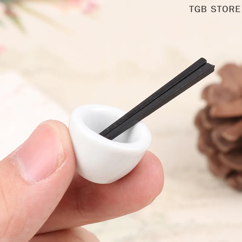 ミニチュアセラミックボウル箸、ミニ食器、ドールハウスキッチンセット、食品おもちゃアクセサリー、人形のシミュレーションゲーム、1セット