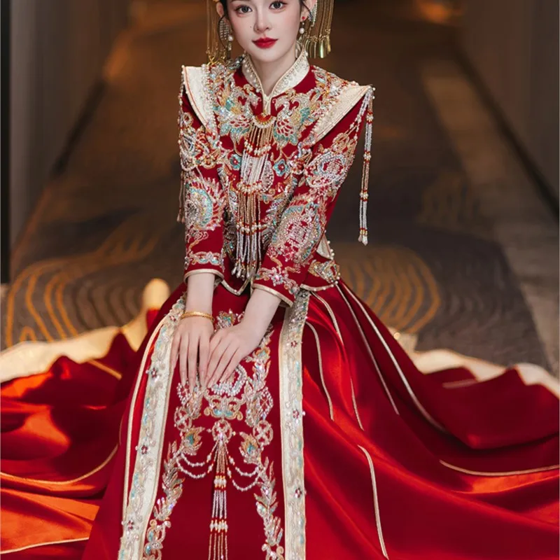 

New Chinese-style wedding dress bride's heavy and form-fitting