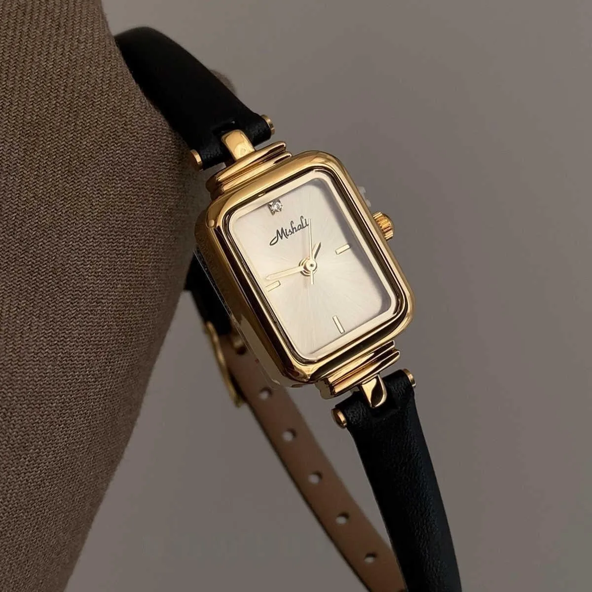 

Elegant women's wristwatch, rectangular leather strap watch, small gold watch, vintage and simple, a perfect gift for women.