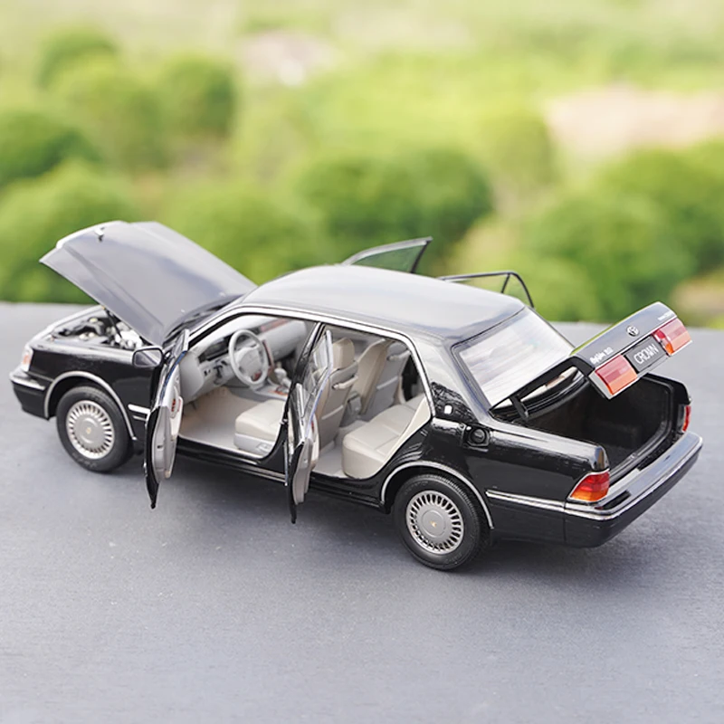 1:18 Qihui Kengfai KF トヨタ クラウン 155 車モデル合金車モデルクラシッククラシックカー