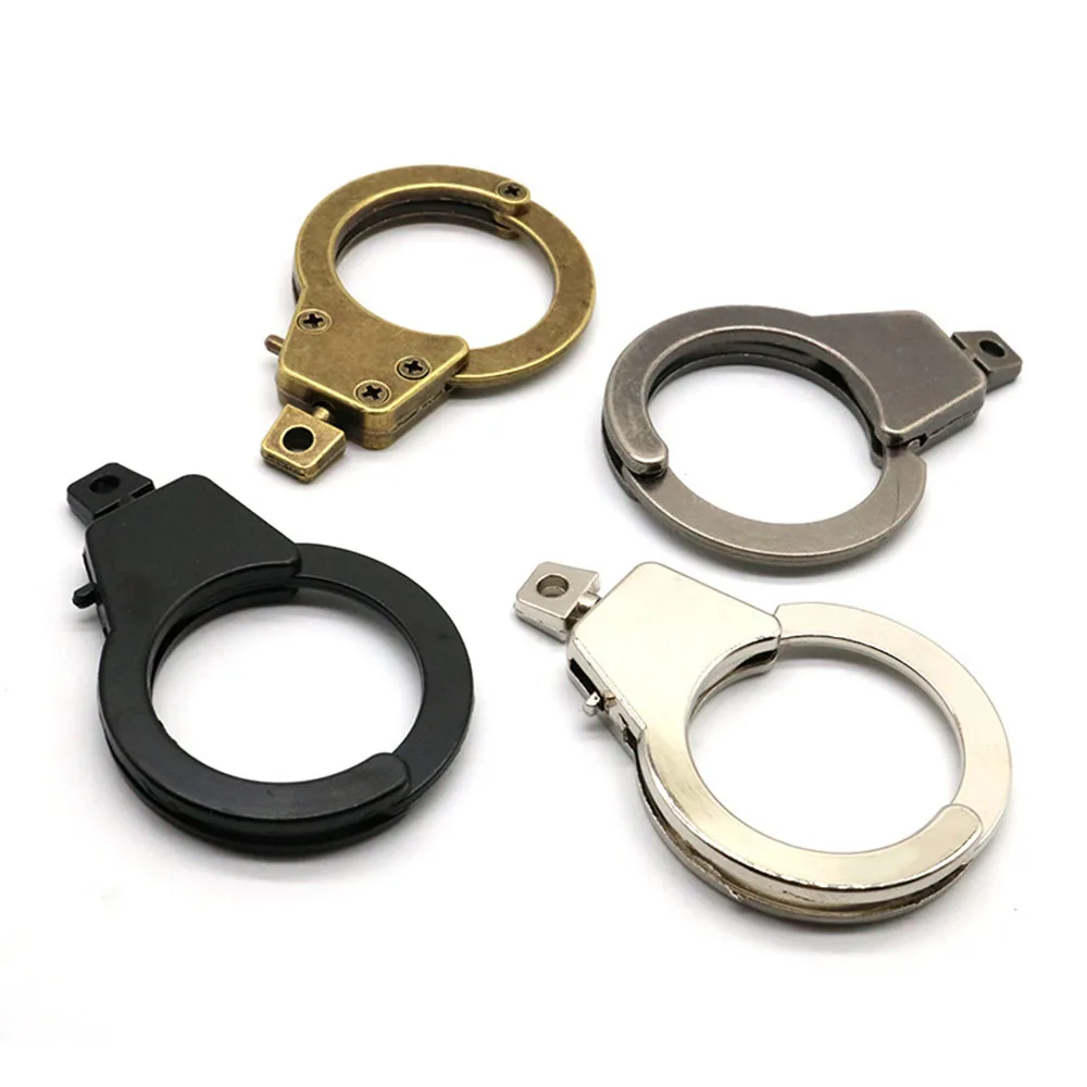 Factory direct creative metal keychain personalized mini simulation handcuff keychain pendant gift accessories wholesale