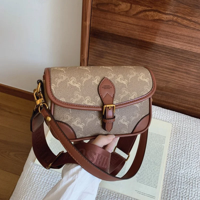 

Женская модная поясная сумка, легкая нейлоновая поясная сумка, идеально подходящая для занятий спортом на открытом воздухе, пеших прогулок и музыкальных фестивалей