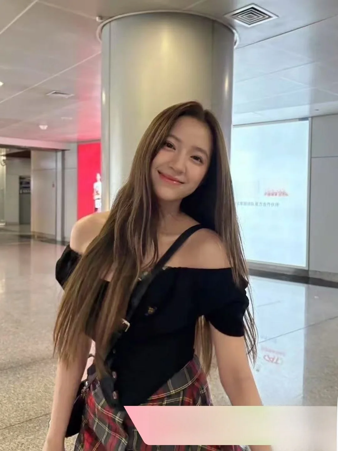 

ZT Empr Sle Bla Flower Fibone Knitted irt Women's Ele Slim Fit Polyester Fiber ort Sve Outerwear