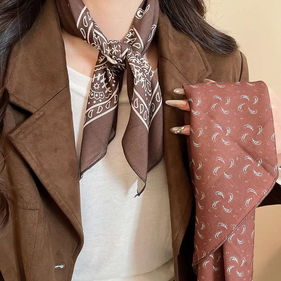 

Fabric-Printed Cashew Flower Silk Scarf Retro Elegance, Unique Style, Fashionable, Light Luxury, Sophisticated Neck Accessory
