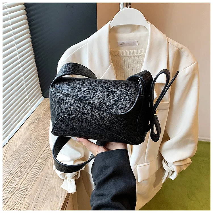 

High-quality women's bag trend 2025, simple and stylish, suitable for commuting, cute square crossbody bag