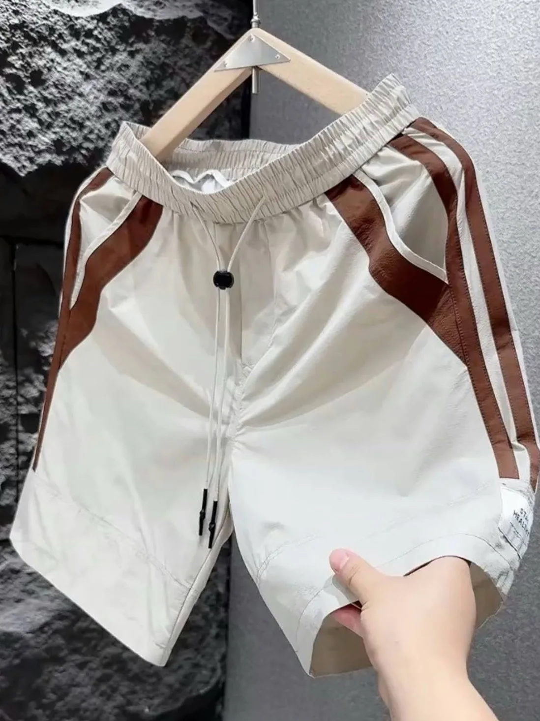 Summer 2025 Men's Casual Loose Straight Leg Sporty Quick Dry Beach Shorts American Splice Five-Quarter Pants Youth Fashion Brand