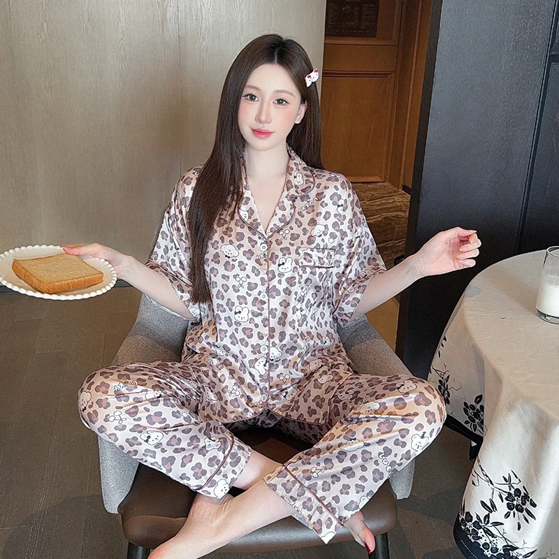 

Женская летняя пижама из ледяного шелка: комплект из двух предметов (шорты и рубашка с коротким рукавом), большие размеры, свободный крой, кардиган на пуговицах, с принтом, новая домашняя одежда