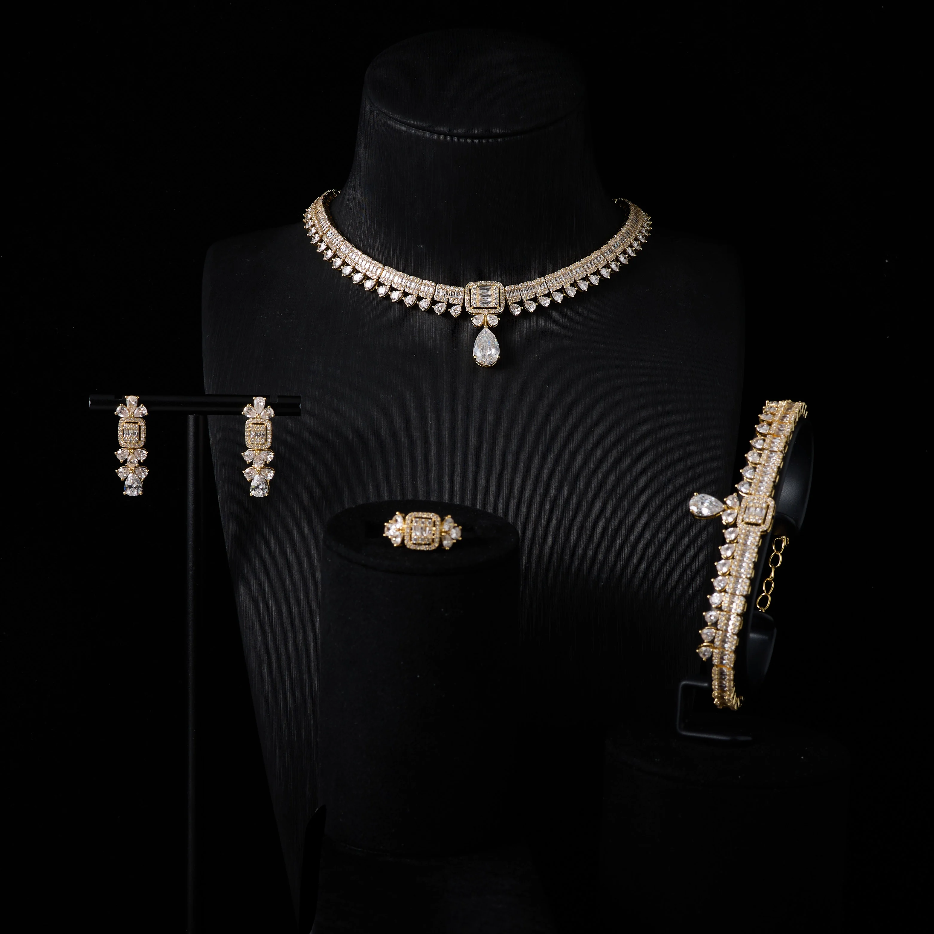 00042 Choker Necklace Sets for Women Cubic Zirconia Bridal Jewellery Set Dubai Saudi Party Engagement Accessory