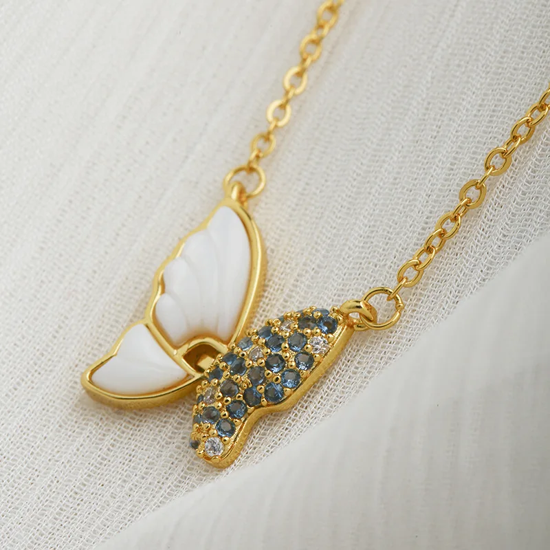 

A new butterfly necklace flapping its wings and a women's Instagram niche design collarbone chain