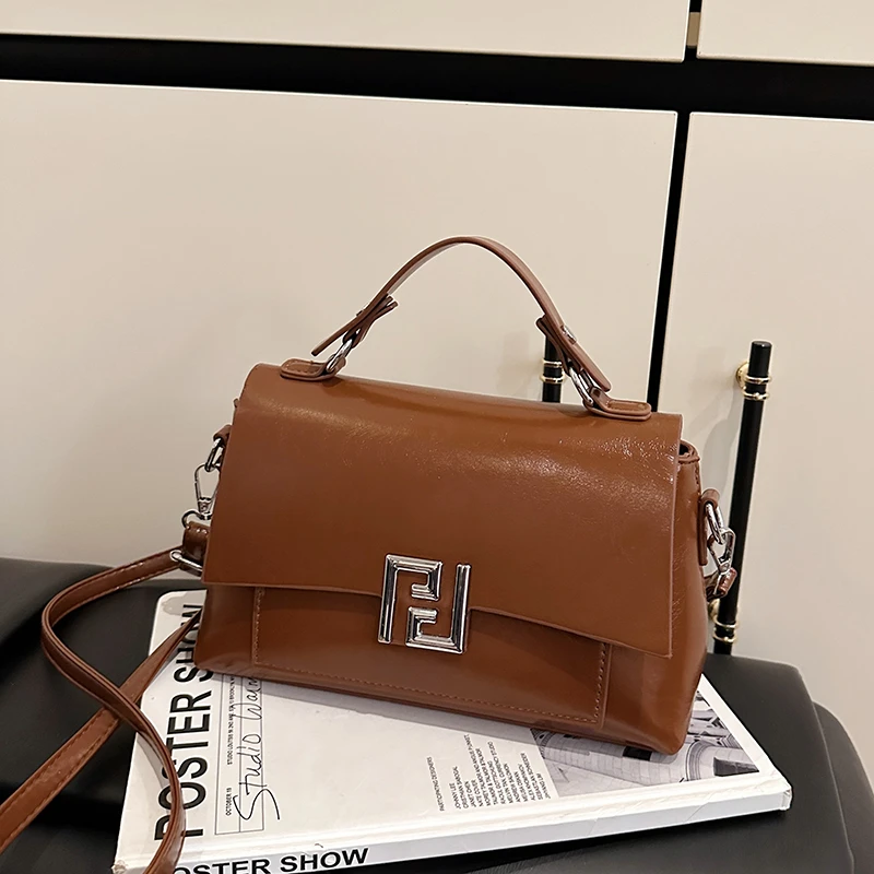 

Стильный повседневный клатч для женщин с минималистским дизайном, кожаной отделкой и высококачественной функцией пригородных поездок