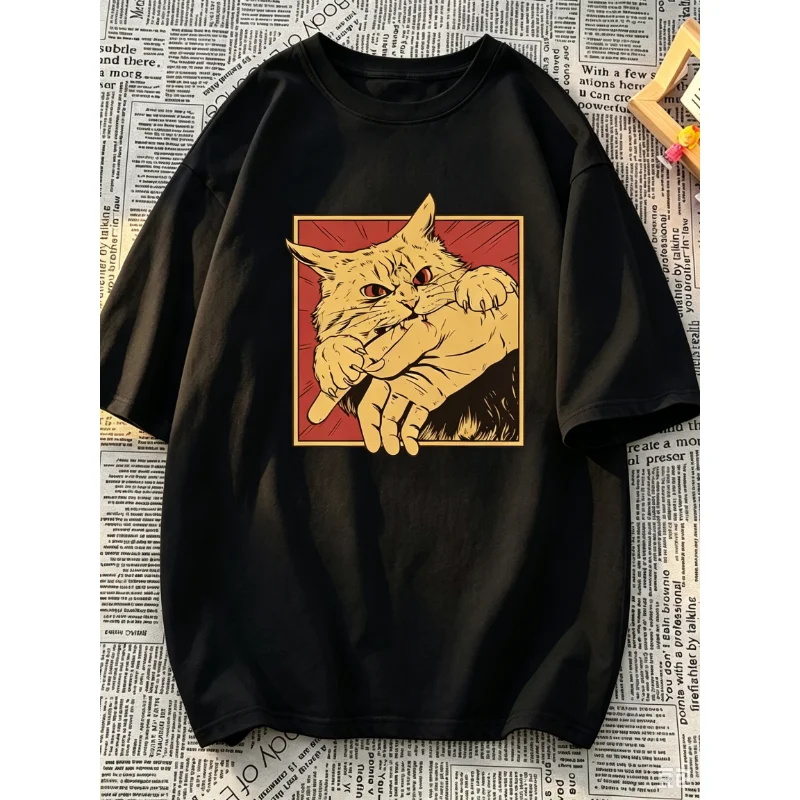 Unisex Angry Cat Biting Hand Graphic T Shirt Retro Comic Style Short Sleeve Tee Funny Animal Streetwear Men Women Casual Tops
