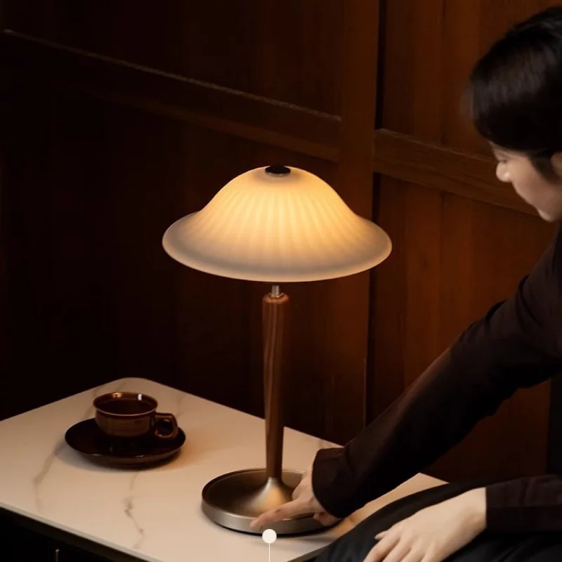 -Border Small Round Table Lamp Retro Rechargeable Table Lamp Glass Atmosphere Bedside Bedroom