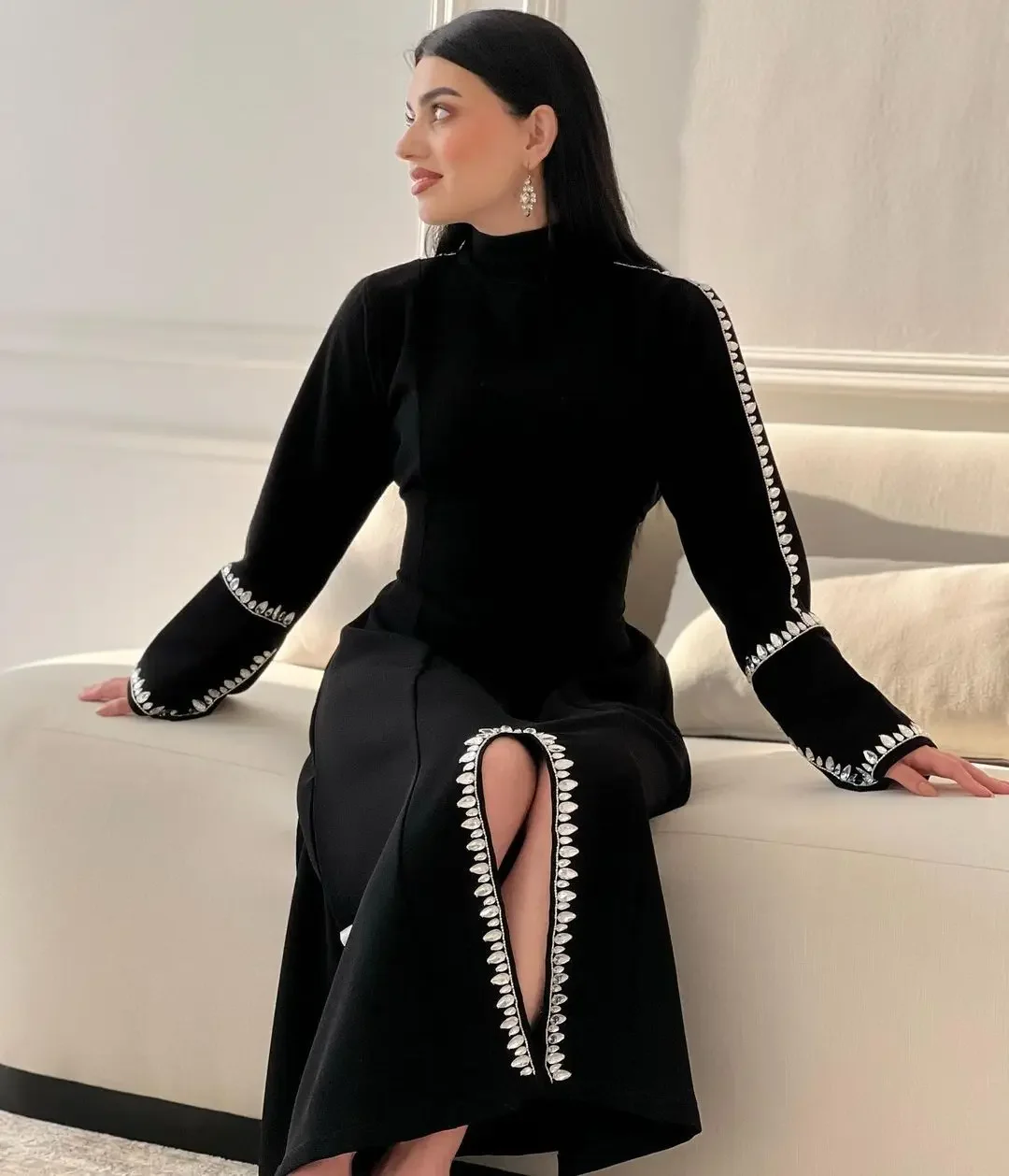 

Saudi Arabia Formal Black Front Slit Prom Dresses Women Evening Dress High Collar Rhinestone Long Sleeves Evening Party Gowns