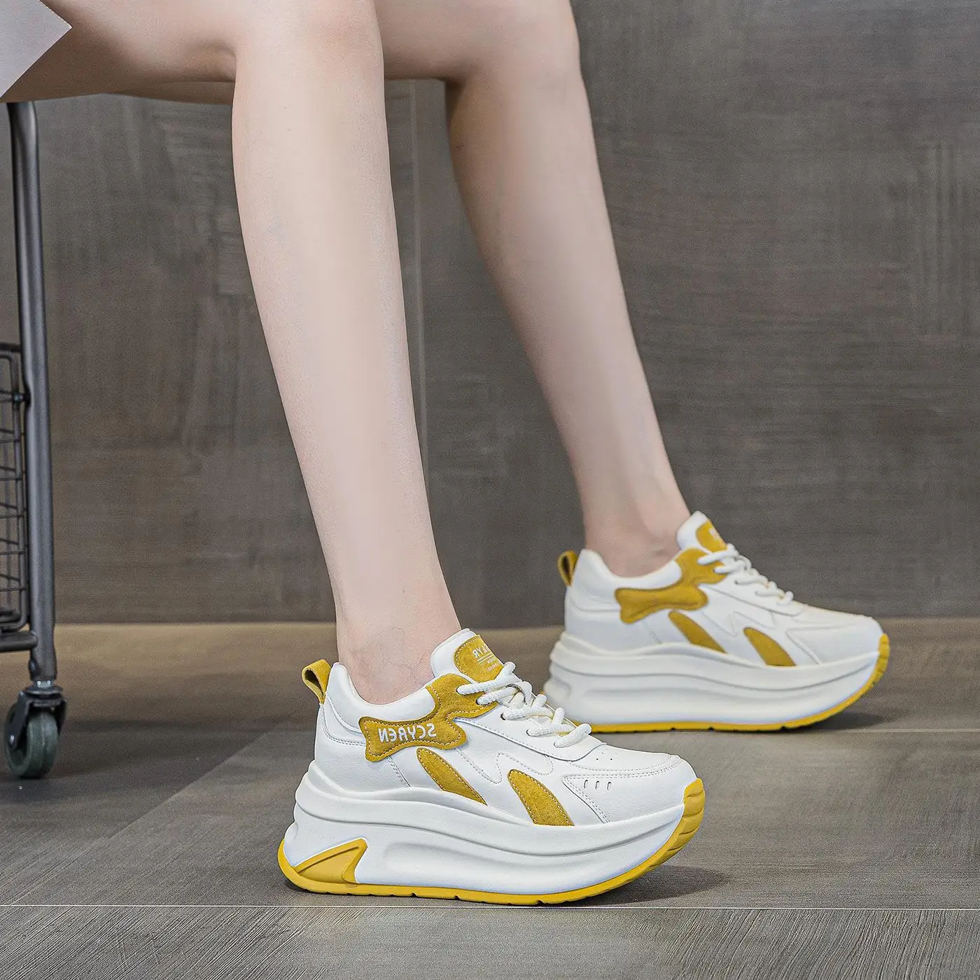 

Casual Style Thick Bottom Real Leather Women's Sneakers Versatile Sport Shoes for Short People New Style Plain White Shoes