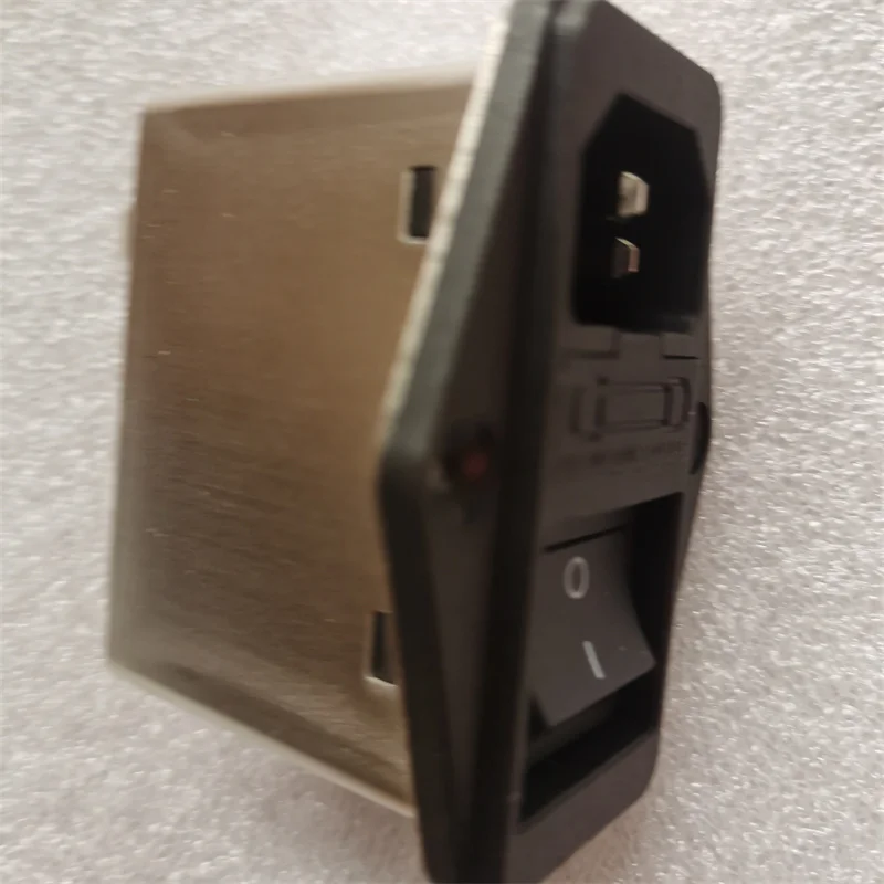 EMI einphasige Wechselstrom-Filtersockel 220 V rot mit LED-Licht CW2B-6A-T(003)