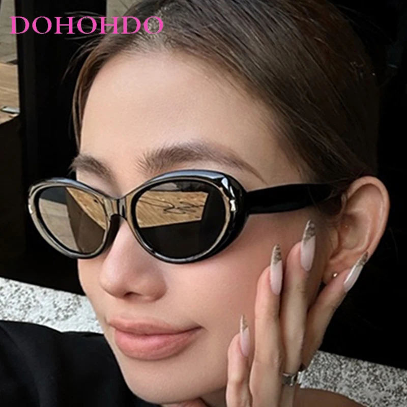 

Y2K Fashion Cat Eye Rivets Sunglasses Women Men Small Frame Oval Eyewear UV Protection Summer Traveling Shades Oculos De Sol