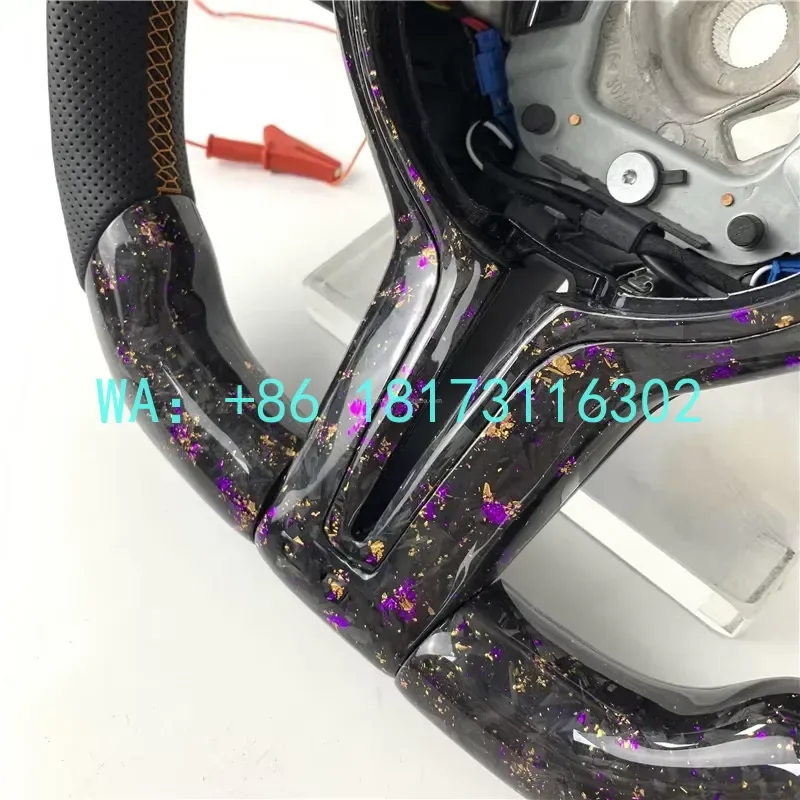 China Plant 2026 LED Carbon Fiber Steering Wheel with Module 320 525 F10 F30 E90 F70 E71 F31 F32 X5 X6 F01 F07 F20 F