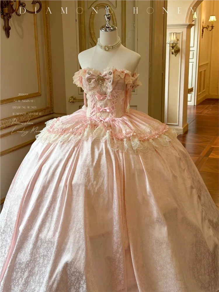 Wear a pink romantic memorial dress for the coming-of-age ceremony