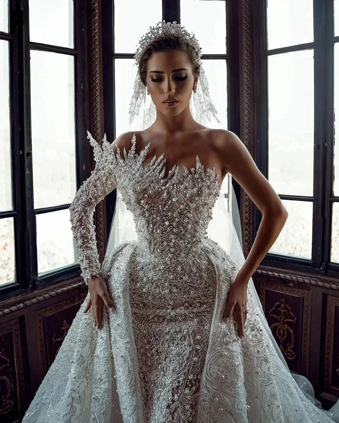 Vestido De Novia Luxury Pearls Wedding Dress with Detachable Train Dubai Arabia Long Sleeve Beaded Lace Bridal Gown Customized