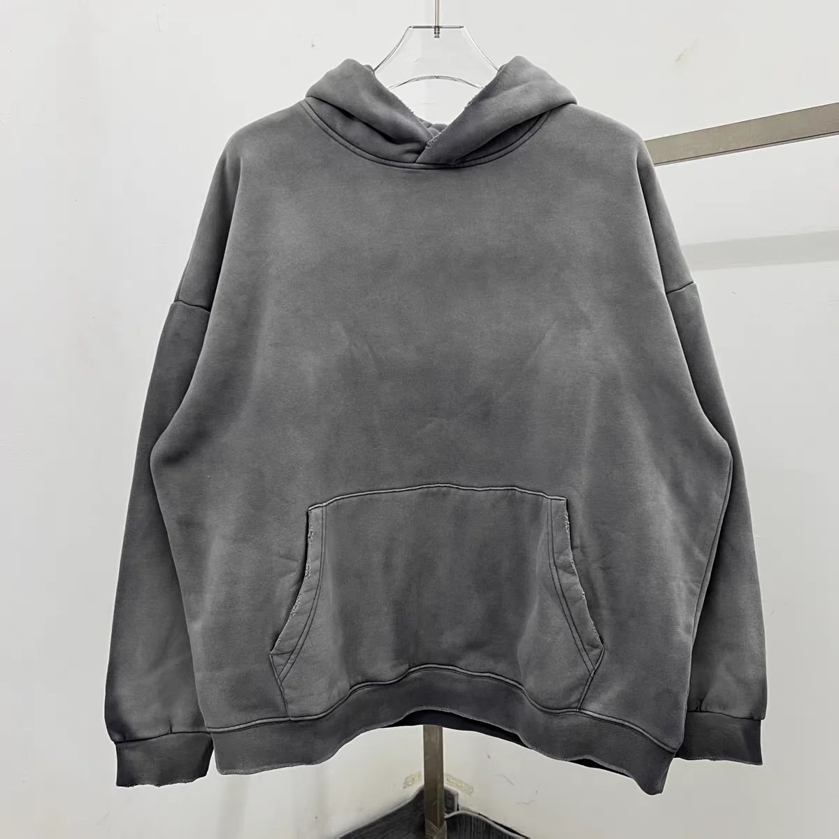 

Сверхмощная стираная и потертая толстовка с капюшоном и заточенными краями Толстовка с капюшоном для мужчин и женщин Винтажный большой пуловер с капюшоном