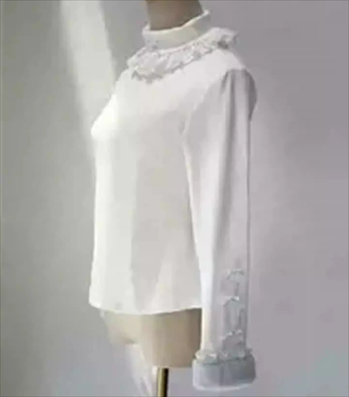 Lolita carino dolce caldo lavorato a maglia bianco a maniche lunghe camicia che tocca il fondo moda versatile sottile pizzo semi-dolcevole top con fiocco squisito