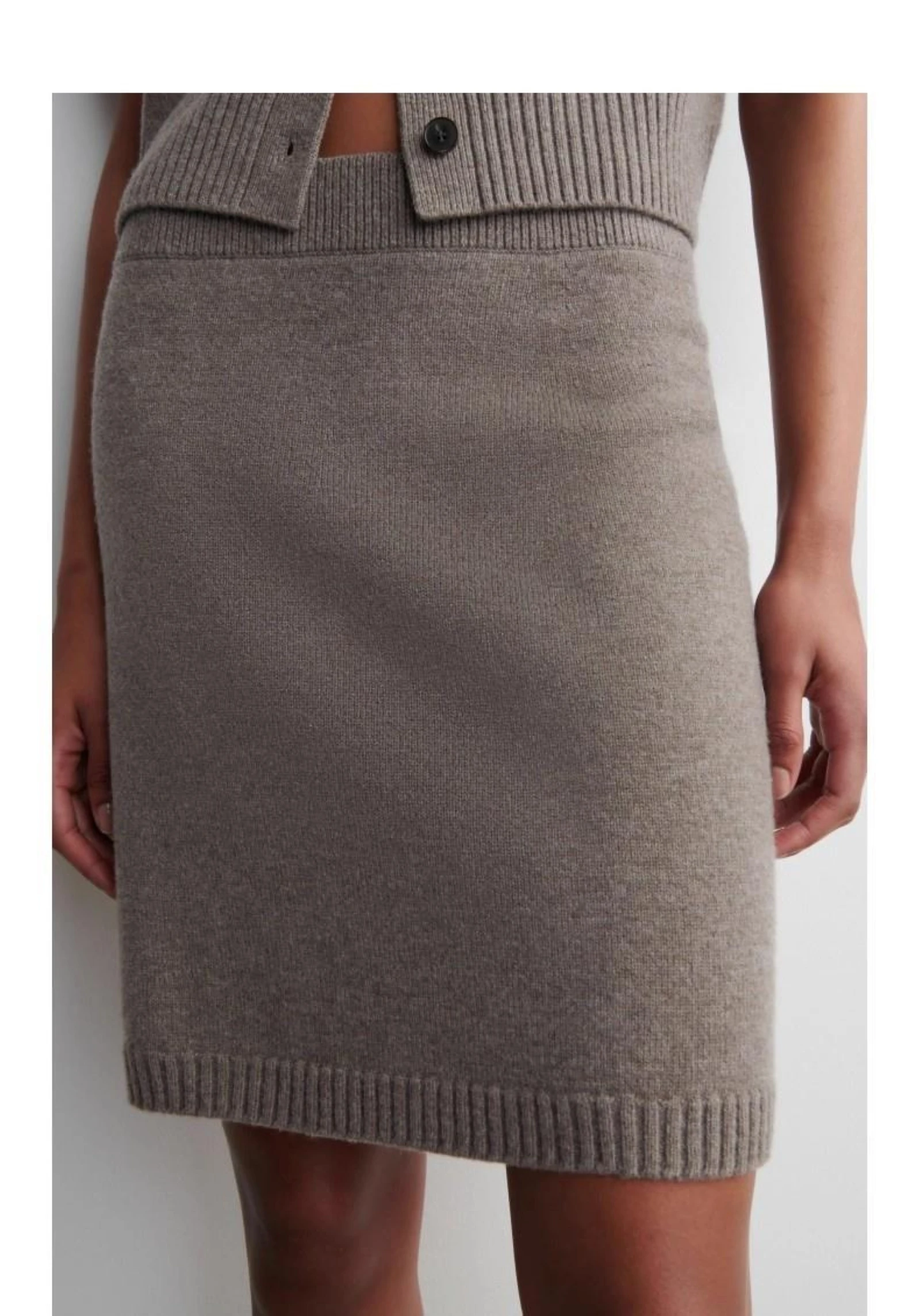 

Ethereal MD 2025 cos autumn new style of Ladies' casual and fashionable slim-fit blended mini skirt