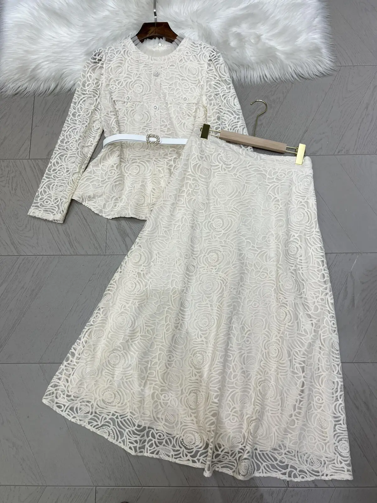 

Autumn Luxury Embroidery Two Piece Dress Set Women's Stand collar Single-breasted Blouse and Midi Skirt Suits Elegant OL Outfits