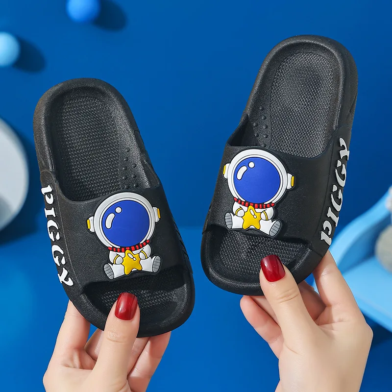 Spaceman Slippers for Children Home Indoor Slides Cute Astronaut Anti-Slip Bathroom Baby Outdoor Sandals for Boys and Girls