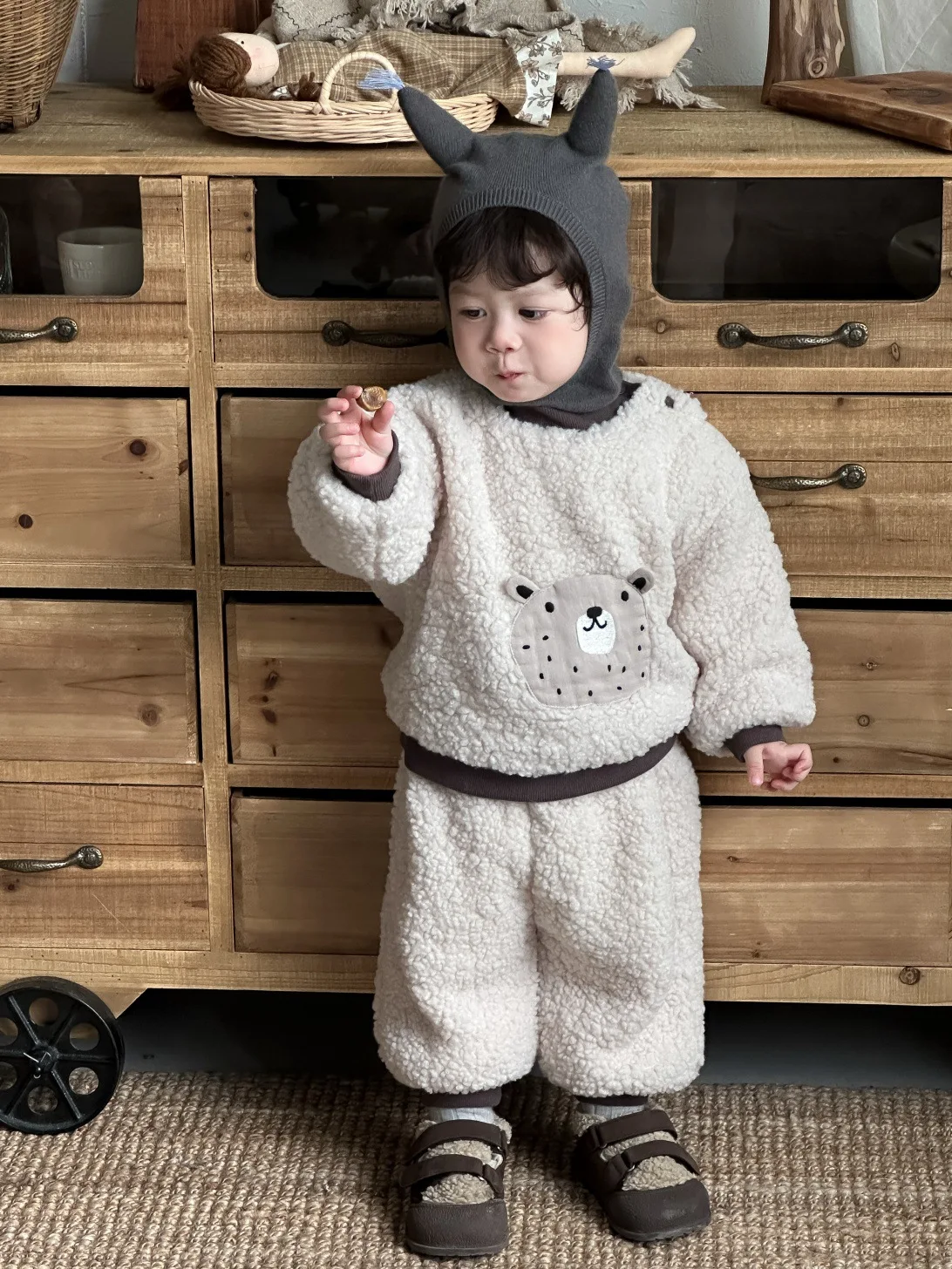 2025 شتاء جديد طفل الملابس الدافئة مجموعة الفتيان الفتيات لطيف الكرتون أفخم القمم + السراويل 2 قطعة دعوى زائد المخملية سميكة الرضع الصوف مجموعة