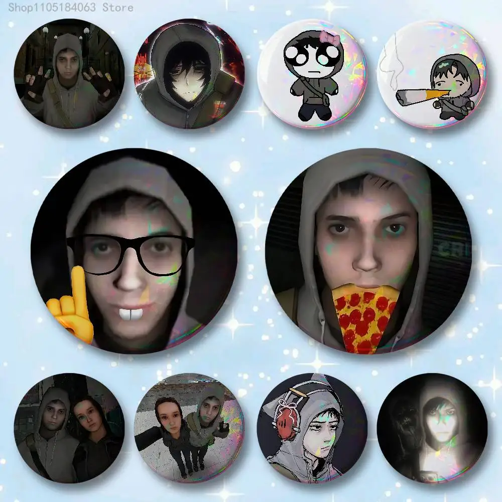 

Simon Henriksson Cry Of Fear Badges 25 32 44 58 75 mm Round Cosplay Pin Bag Decor Fans Collect Friends Gifts Brooch Souvenir