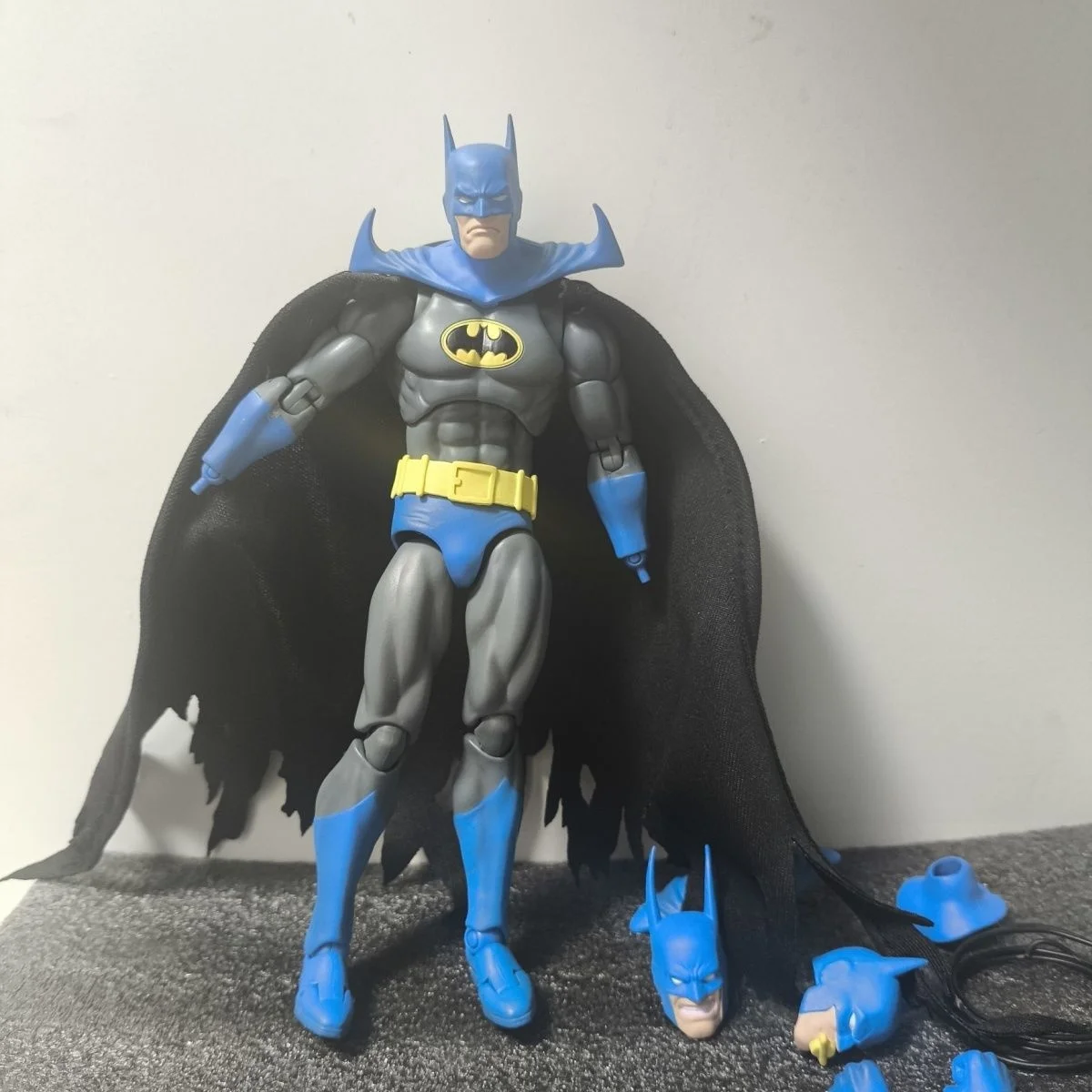 

In Stock Mafex Batman: Knightfall Action Figurine Loose Factory Seconds Anime Figures Pvc Collection Figures Decoration Gift Toy