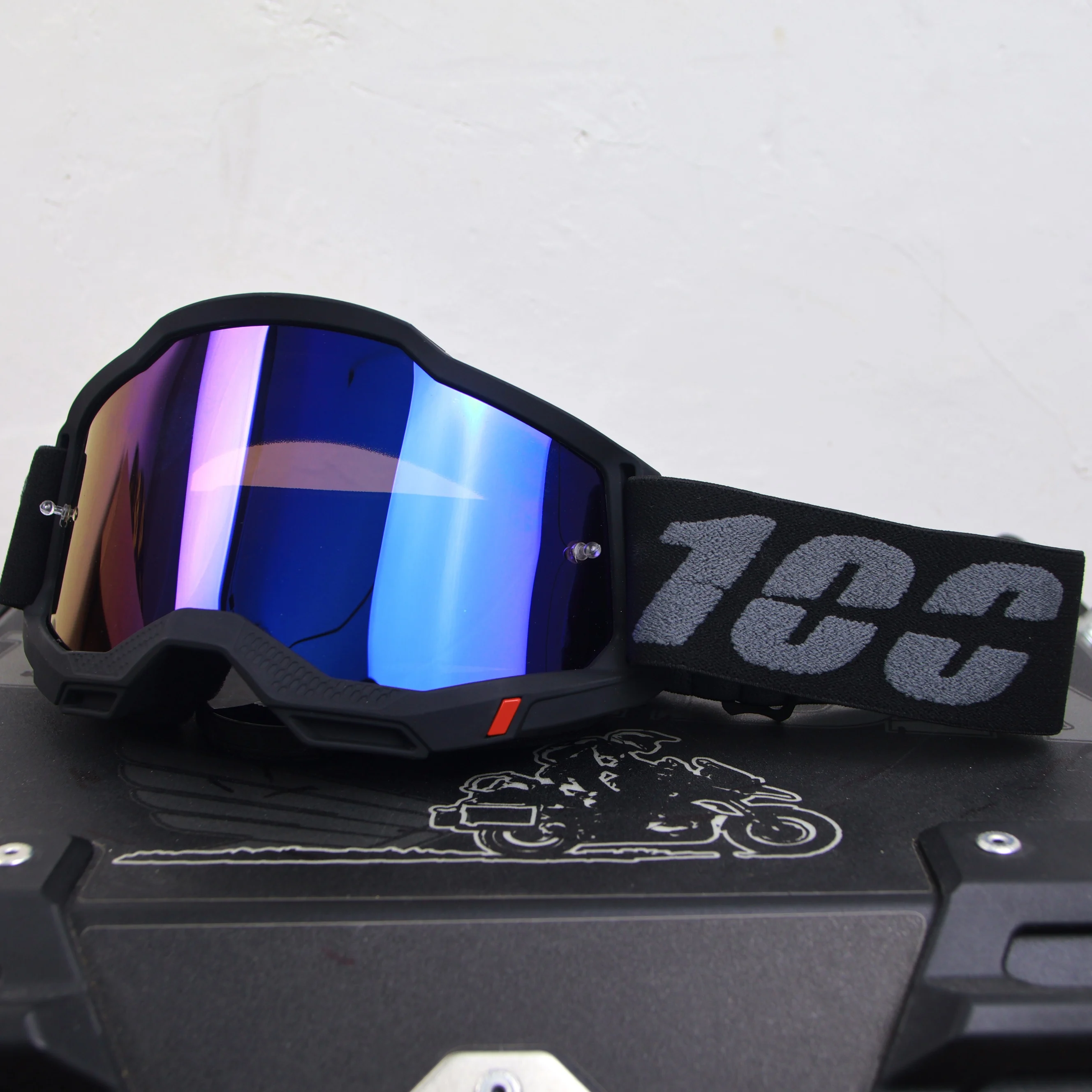 

1 Pcs Black PC Noseless Lightweight Moto Goggles - Anti-Fog, Off-Road ATV MX, Helmet-Compatible