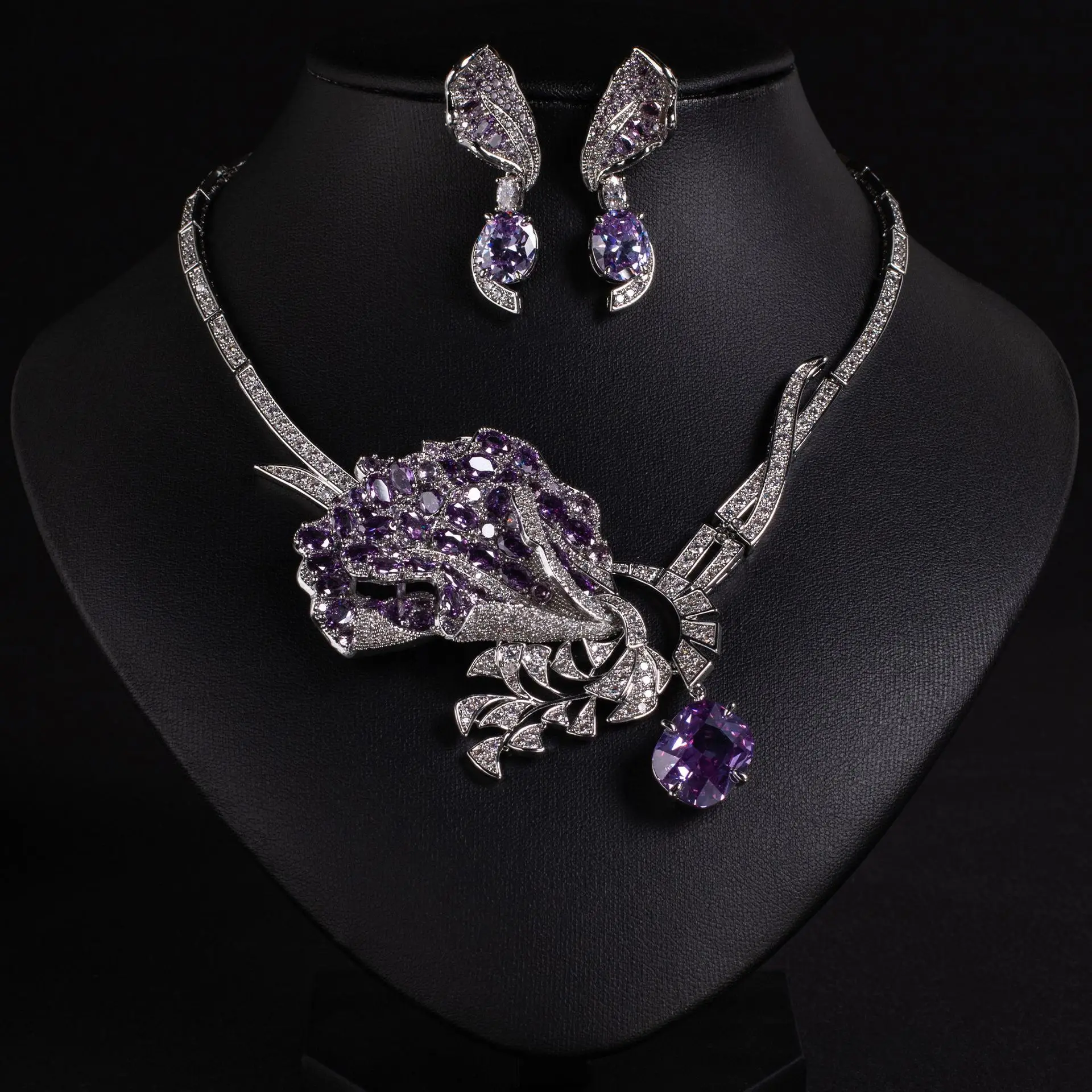 

Набор украшений: кулон-цветок из лавандового аметиста и серьги, полностью инкрустированные, для женщин, в подарок