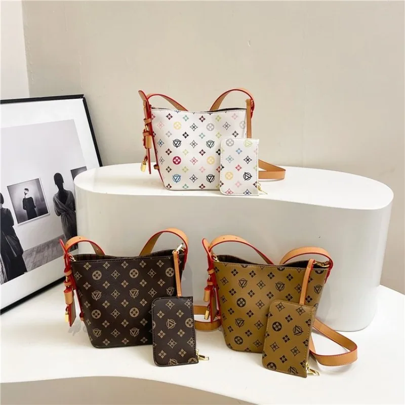 

Designer Large Diaper Bag Women's Luxury Leather Crossbody Tote Vintage Minimalist Capacity Elegant Spacious Organizer