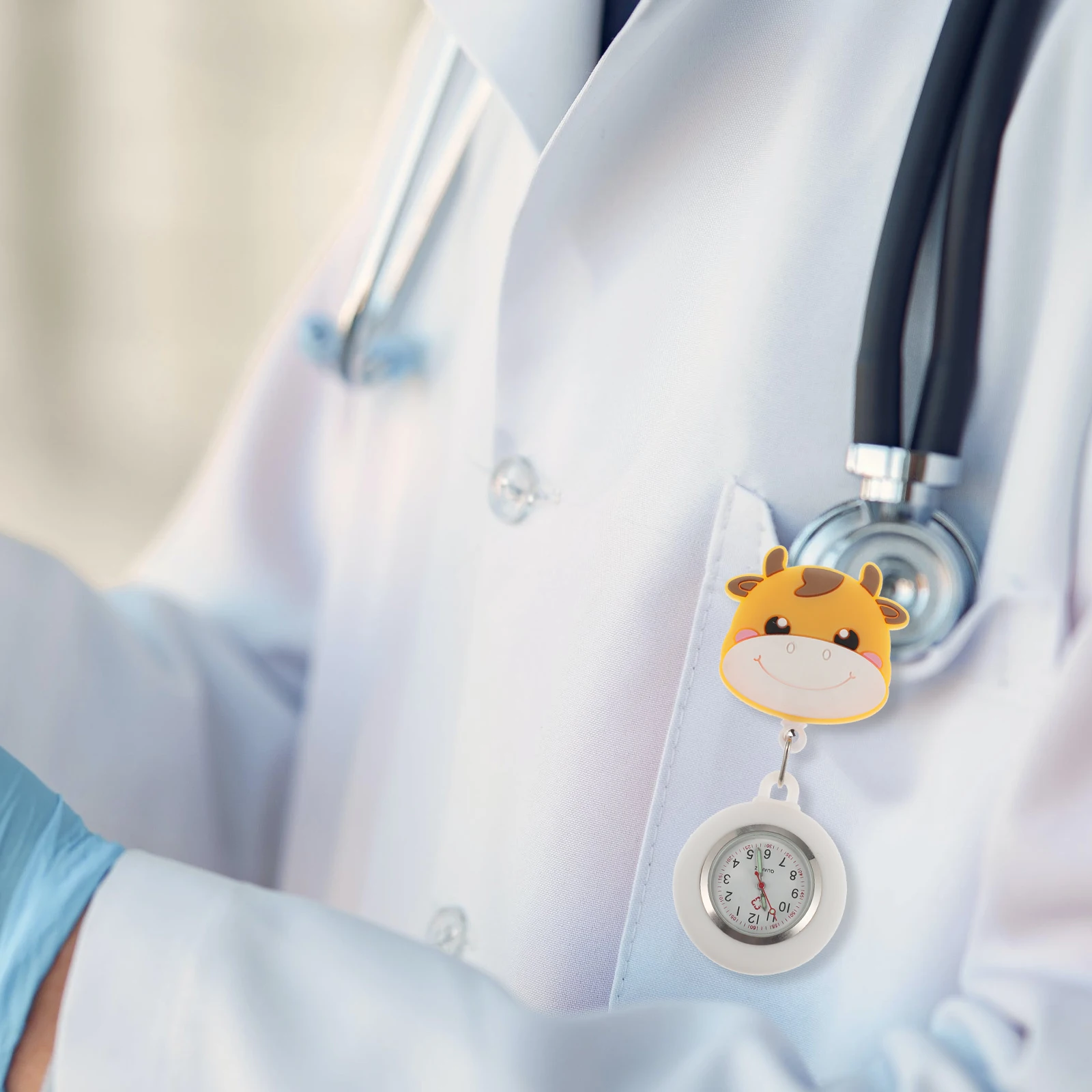 Карманные часы для медсестры, кварцевые металлические маленькие часы, подвесной кулон с героями мультфильмов, подарки для женщин, практичные легкие аксессуары для медсестер