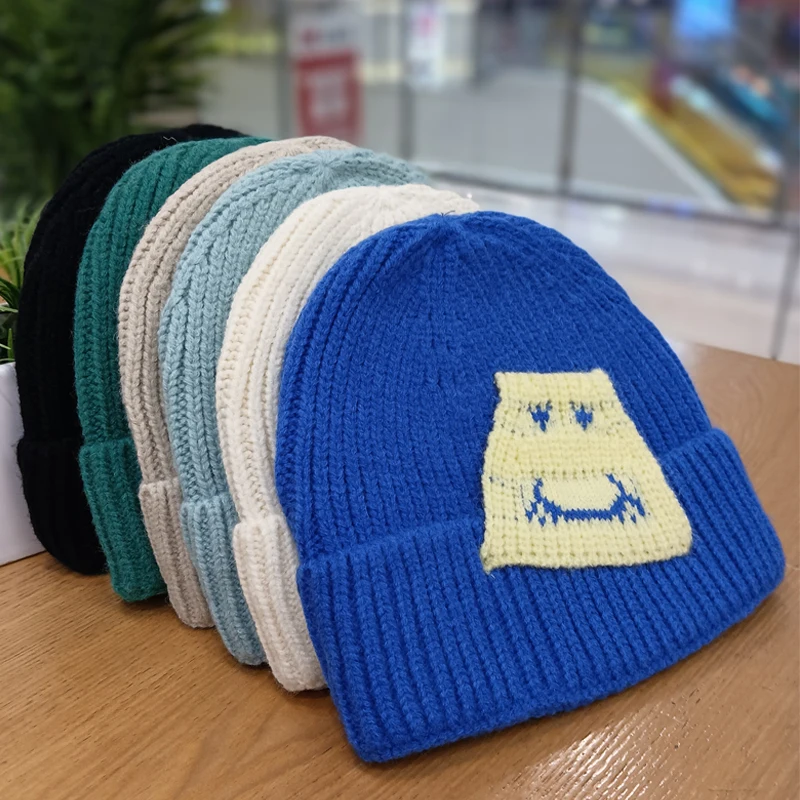 gorro-de-la-bordado-a-mao-com-rosto-sorridente-estilo-ins-para-mulheres-e-criancas-com-cabeca-ande-touca-quente-de-desen