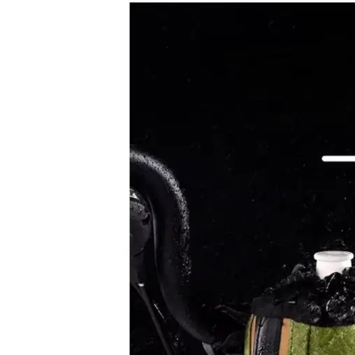 Bolsa para botella de agua montada en el neumático, de tela de polímero de alta densidad, con cordón elástico y tiras reflectantes para almacenamiento en ciclismo, color verde