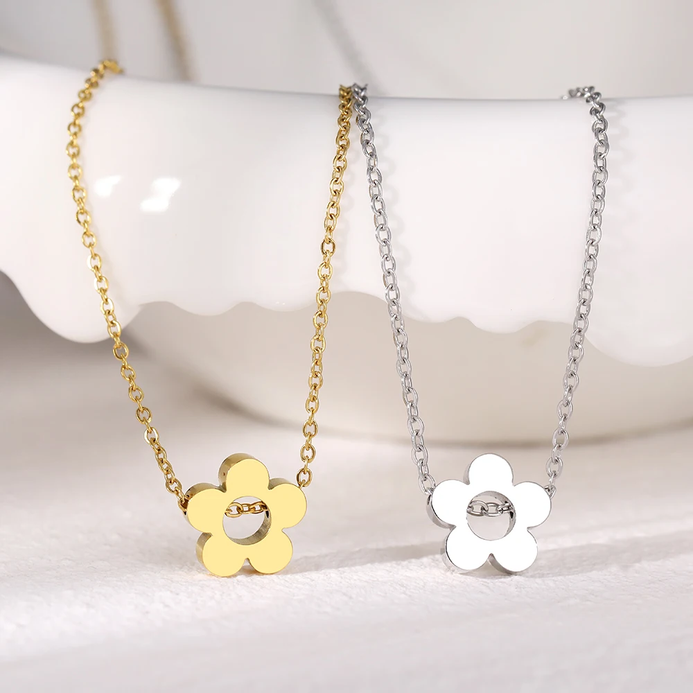 Stainless Steel Necklaces Cute Cartoon Flower Girls Pendants Clavicle Chain Kpop Choker Fashion Necklace For Women Jewelry Gifts