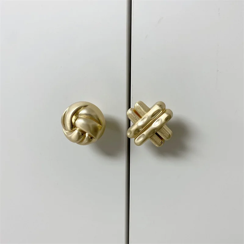 French Art Furniture Handle Bright Silver Cabinet Handles Door Drawer Knobs Single Hole Kitchen Cupbaord Wardrobe Closet Pulls