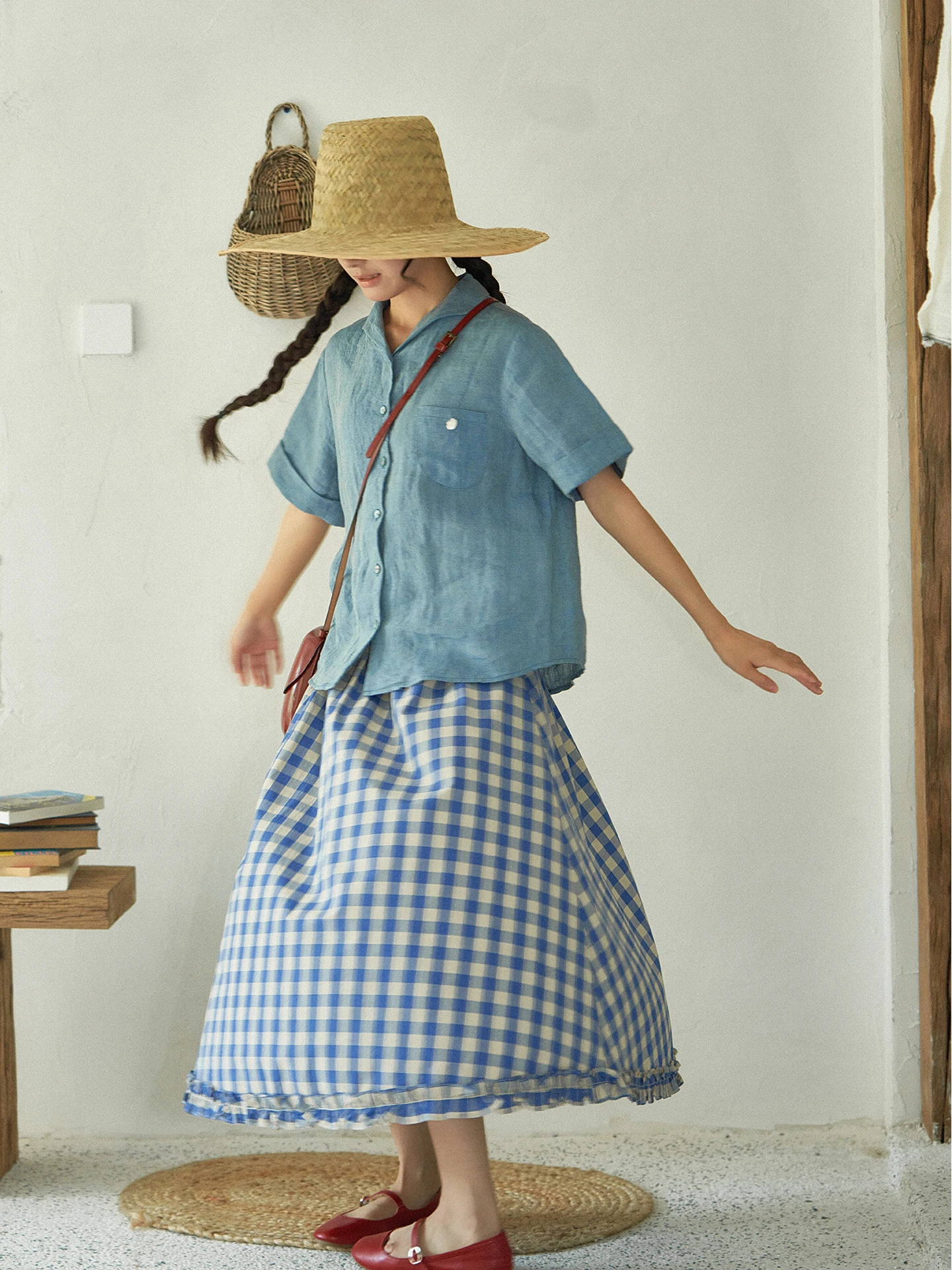 

Синяя женская летняя тонкая свободная универсальная блузка Haax с коротким рукавом, французский стиль, свободный крой, из льняной смеси, легкая, однотонная