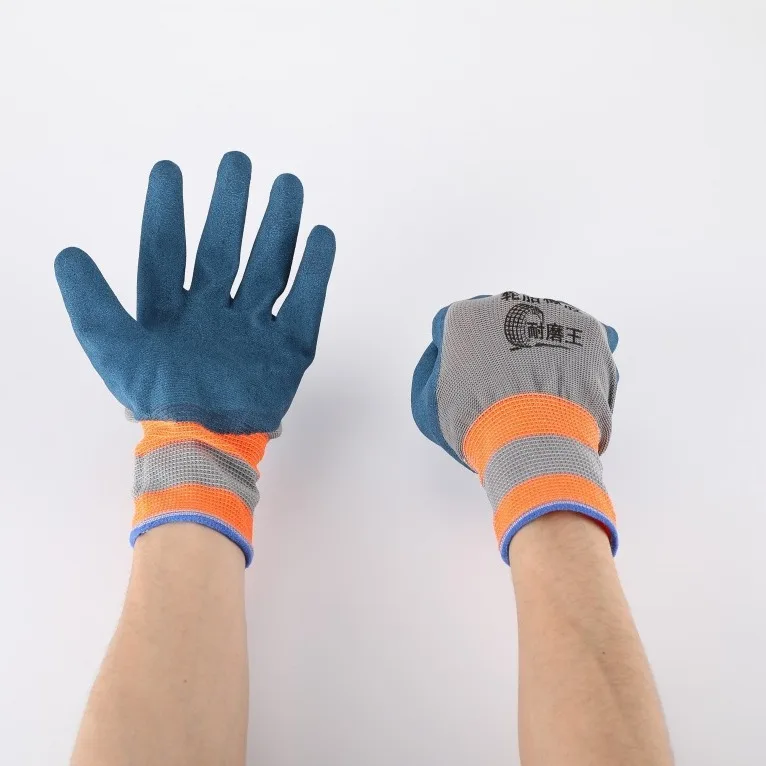 ارتداء قفازات مقاومة وسميكة للتعامل مع مواقع البناء، واللاتكس المضاد للانزلاق، والإطارات القابلة للتنفس، والقفازات المطاطية